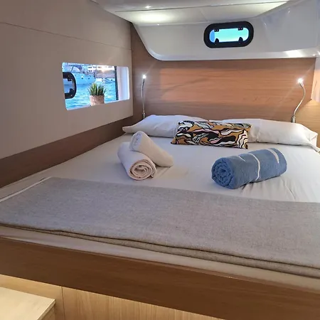 Dortoka Catamaran Sitges